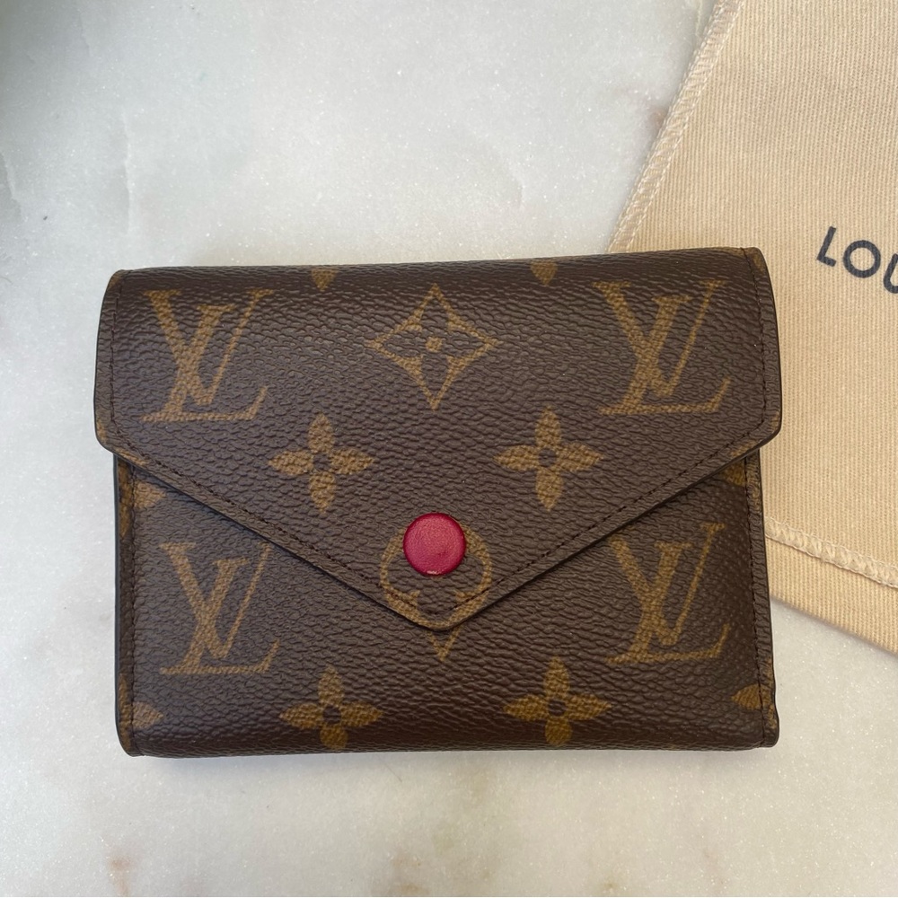 SOLD Louis Vuitton Victorine Monogram Wallet - Picture 2 of 16
